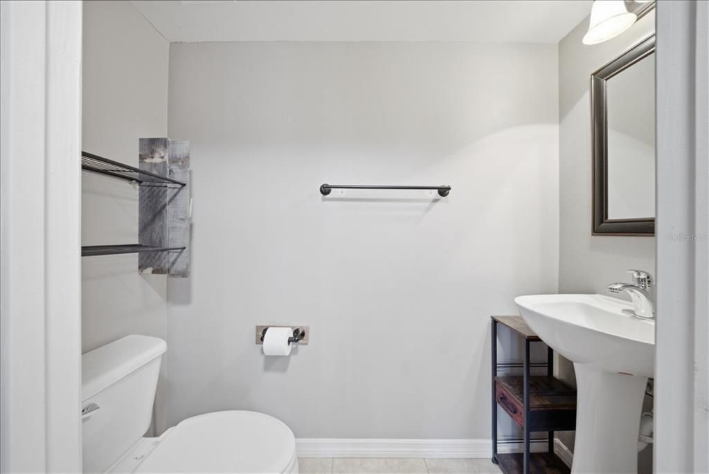 For Sale: $390,000 (4 beds, 2 baths, 2252 Square Feet)