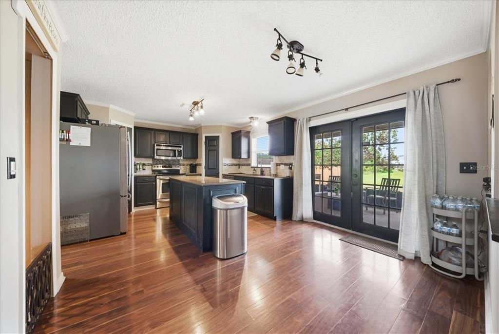 For Sale: $390,000 (4 beds, 2 baths, 2252 Square Feet)