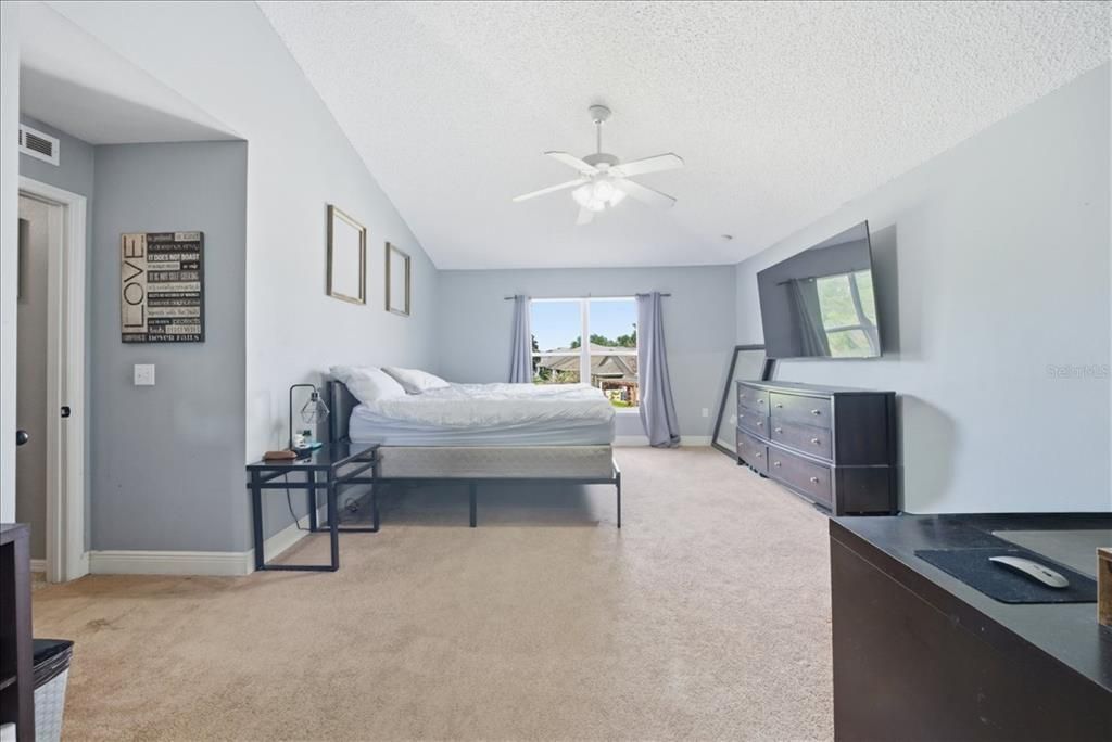 For Sale: $390,000 (4 beds, 2 baths, 2252 Square Feet)