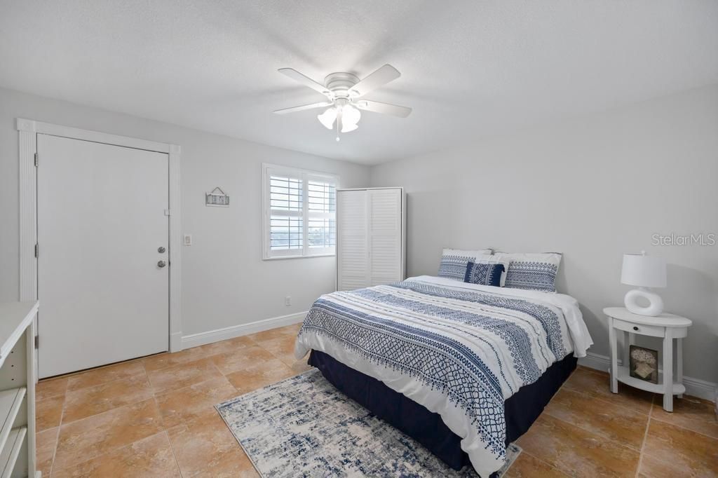 For Sale: $339,990 (2 beds, 2 baths, 1201 Square Feet)