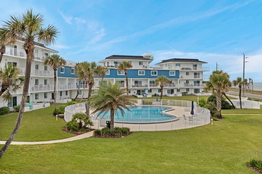 For Sale: $339,990 (2 beds, 2 baths, 1201 Square Feet)