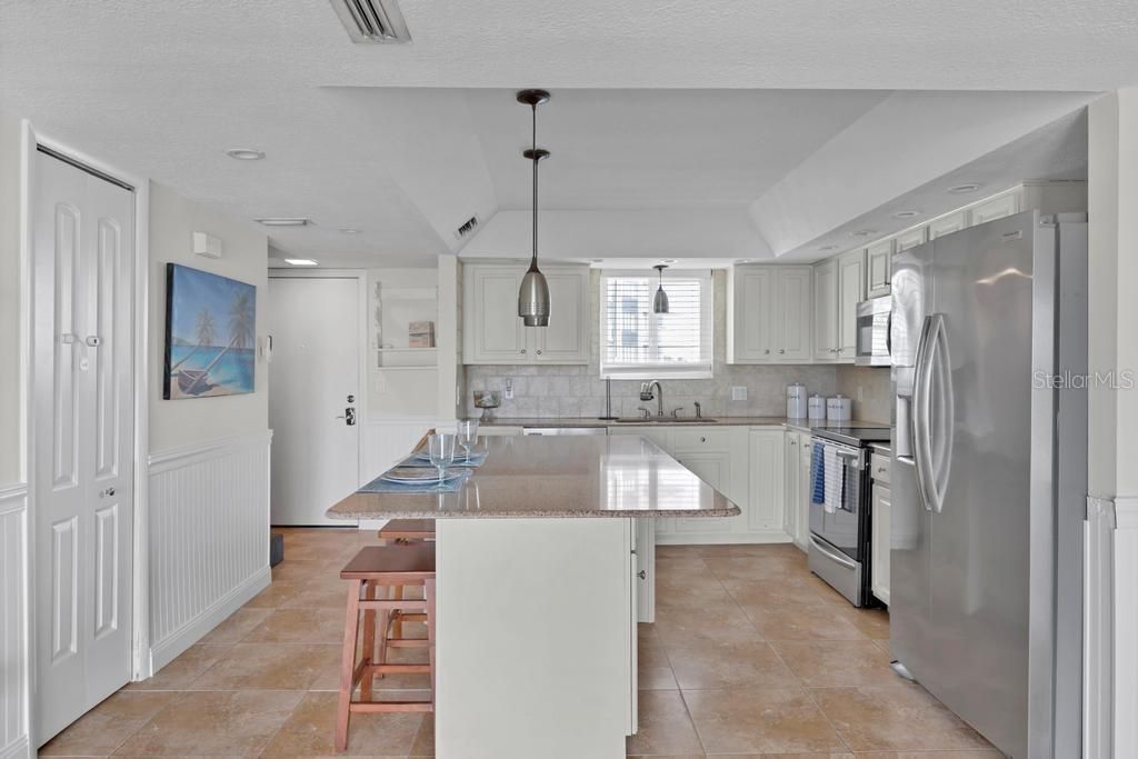 For Sale: $339,990 (2 beds, 2 baths, 1201 Square Feet)