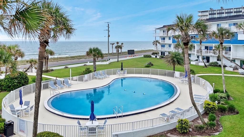 For Sale: $339,990 (2 beds, 2 baths, 1201 Square Feet)