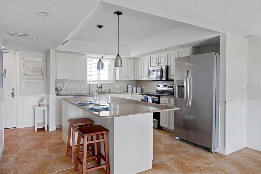 For Sale: $339,990 (2 beds, 2 baths, 1201 Square Feet)