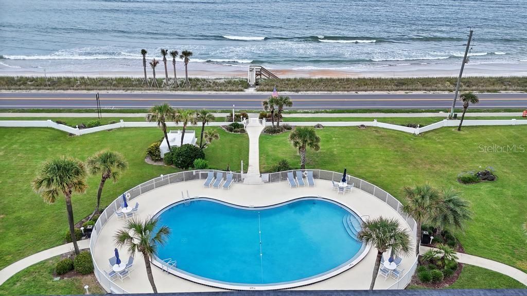 For Sale: $339,990 (2 beds, 2 baths, 1201 Square Feet)