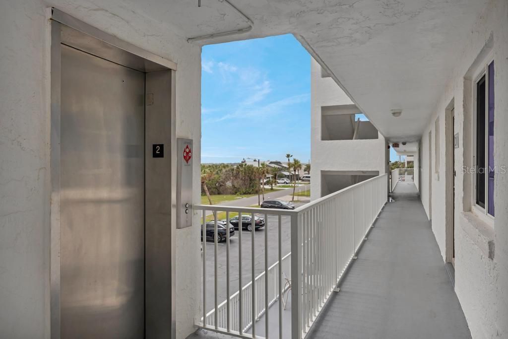 For Sale: $339,990 (2 beds, 2 baths, 1201 Square Feet)
