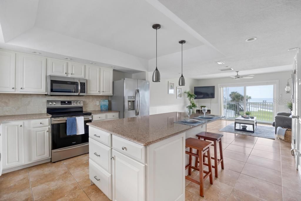 For Sale: $339,990 (2 beds, 2 baths, 1201 Square Feet)