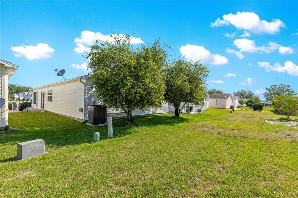 For Sale: $255,000 (2 beds, 2 baths, 1143 Square Feet)