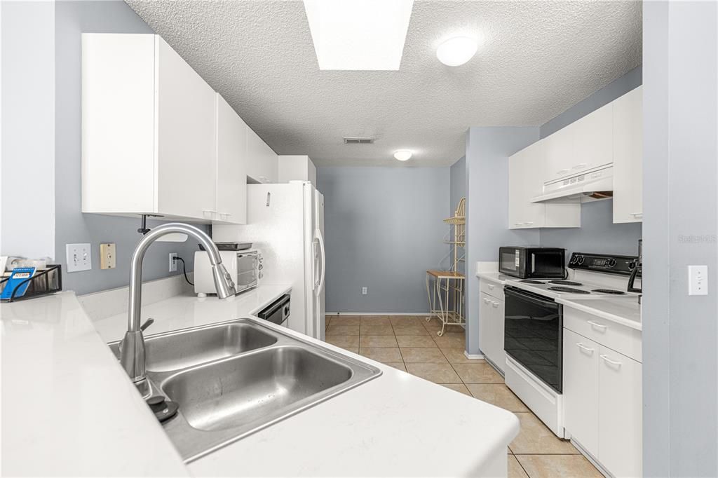 For Sale: $255,000 (2 beds, 2 baths, 1143 Square Feet)
