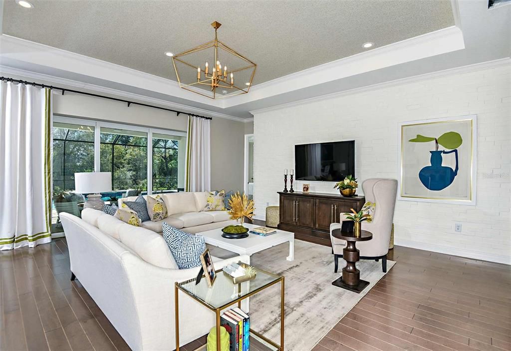 Activo con contrato: $887,990 (4 camas, 3 baños, 2762 Pies cuadrados)