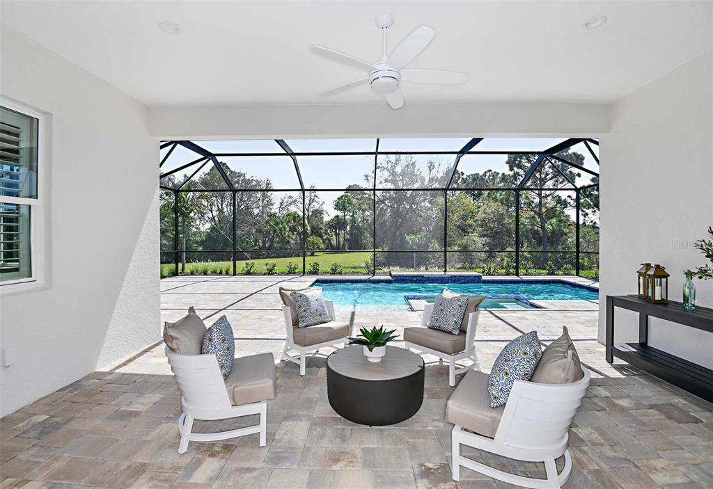 Activo con contrato: $887,990 (4 camas, 3 baños, 2762 Pies cuadrados)