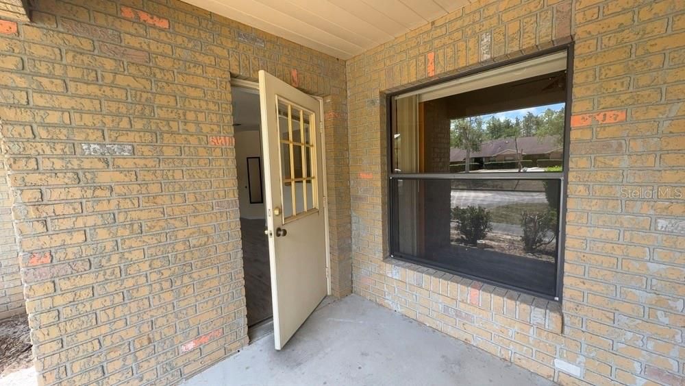 For Rent: $1,200 (2 beds, 1 baths, 854 Square Feet)
