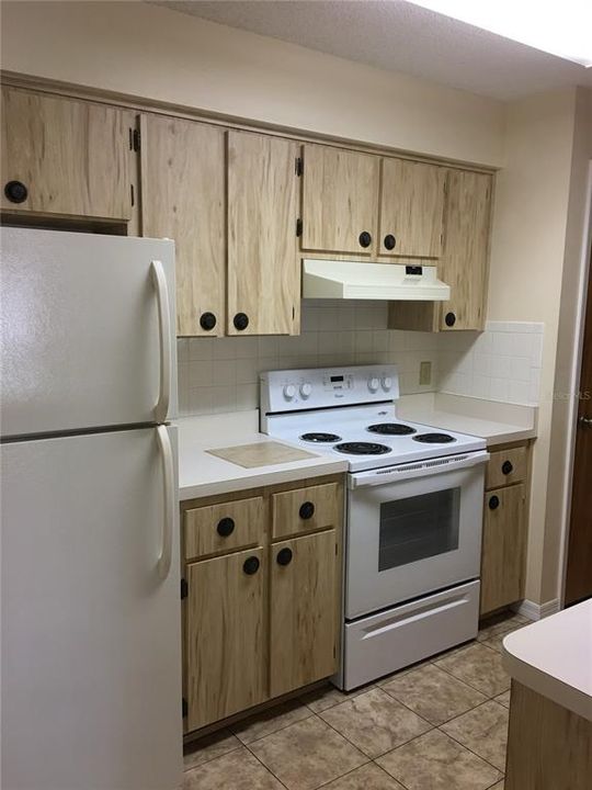 For Rent: $1,200 (2 beds, 1 baths, 854 Square Feet)