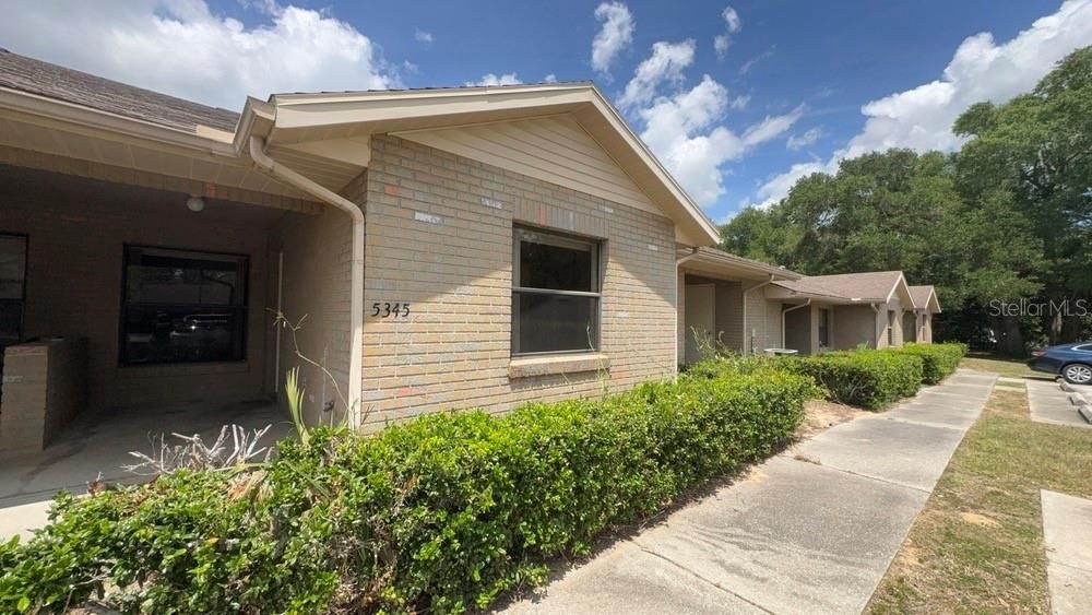 For Rent: $1,200 (2 beds, 1 baths, 854 Square Feet)