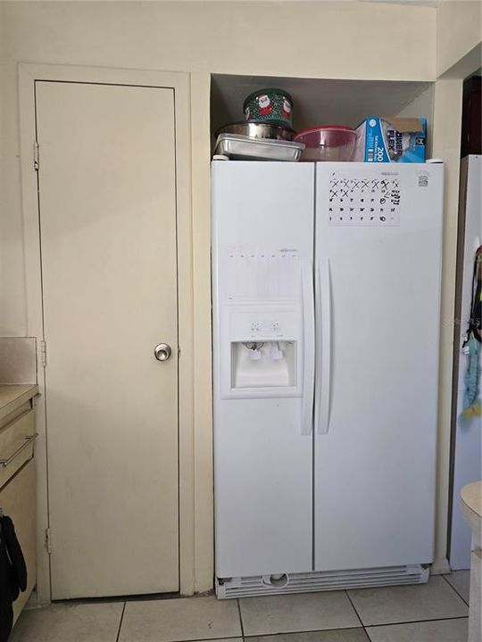 Active With Contract: $65,000 (2 beds, 1 baths, 876 Square Feet)