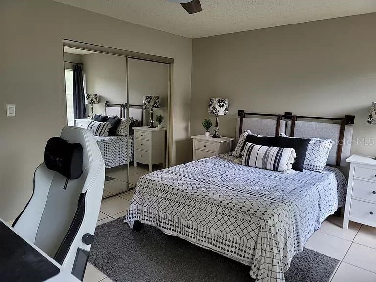 Active With Contract: $65,000 (2 beds, 1 baths, 876 Square Feet)