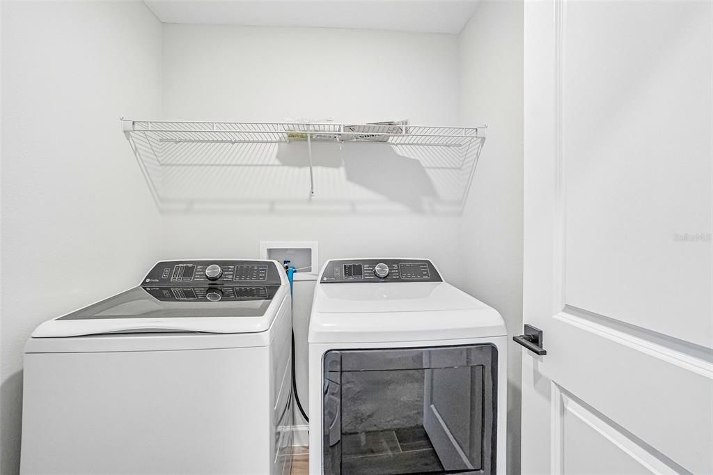 На продажу: $519,990 (4 спален, 2 ванн, 1864 Квадратных фут)