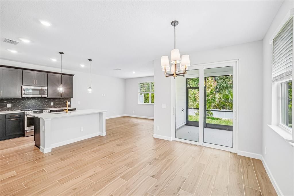 На продажу: $519,990 (4 спален, 2 ванн, 1864 Квадратных фут)