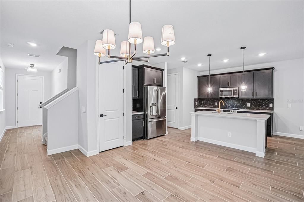 На продажу: $519,990 (4 спален, 2 ванн, 1864 Квадратных фут)