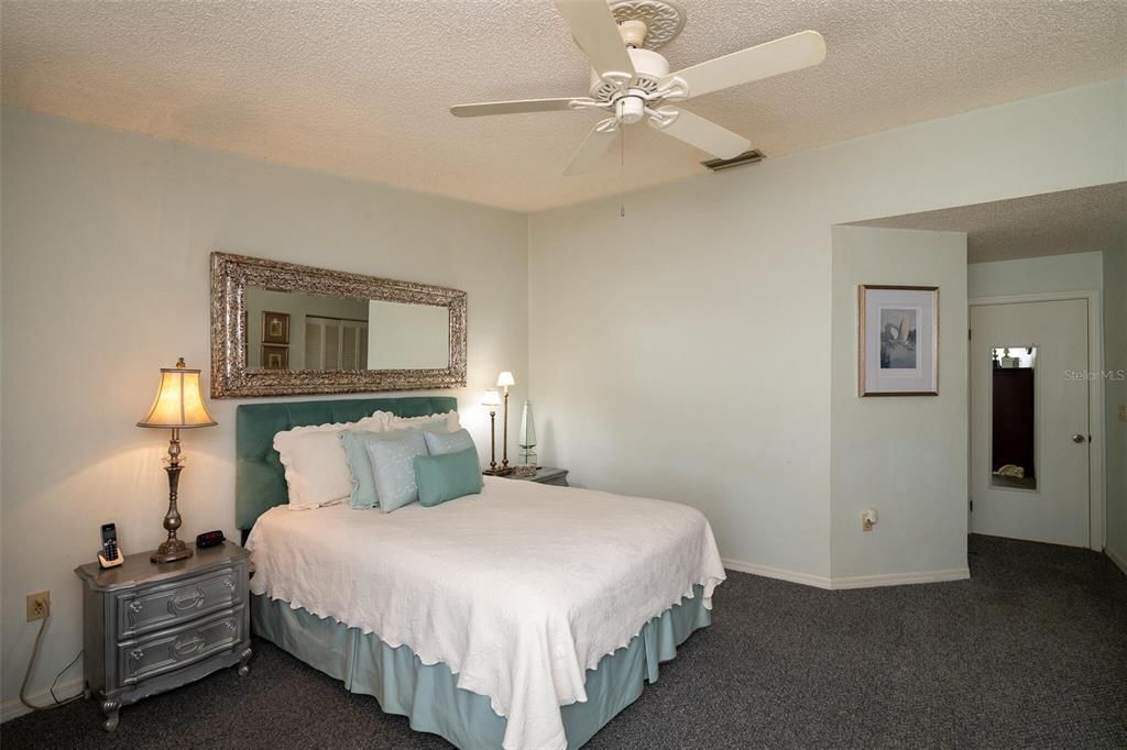 For Sale: $419,900 (2 beds, 2 baths, 1453 Square Feet)