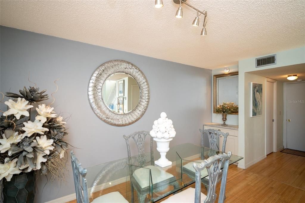 For Sale: $419,900 (2 beds, 2 baths, 1453 Square Feet)