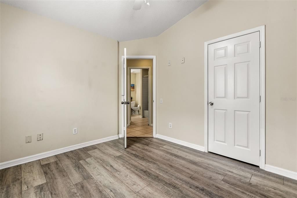 For Sale: $390,000 (3 beds, 2 baths, 1858 Square Feet)