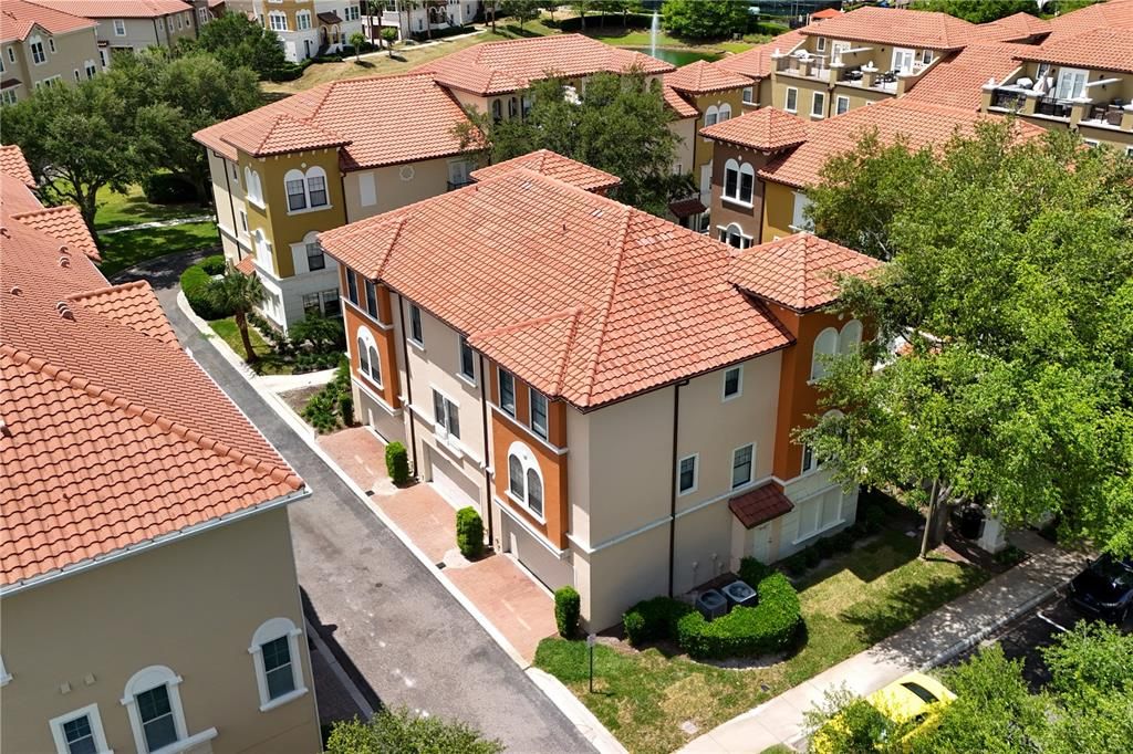 Под контрактом: $385,000 (4 спален, 3 ванн, 2028 Квадратных фут)