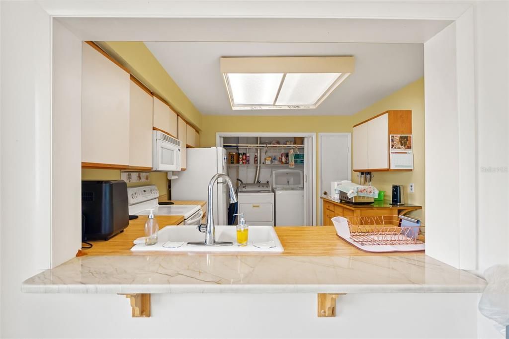 For Sale: $249,000 (2 beds, 2 baths, 1142 Square Feet)