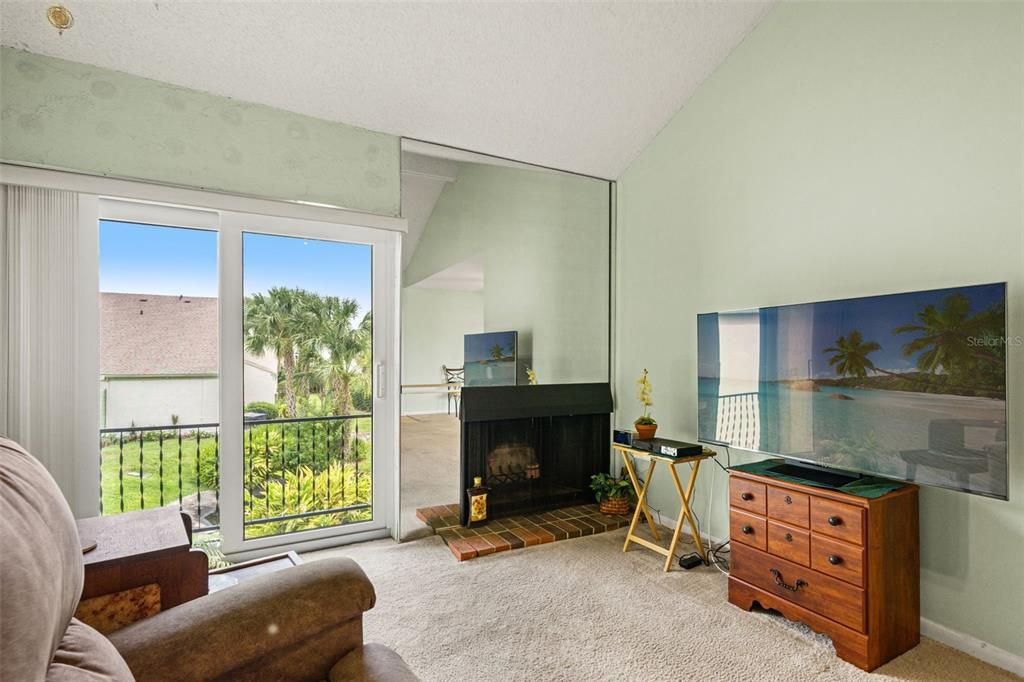 For Sale: $249,000 (2 beds, 2 baths, 1142 Square Feet)
