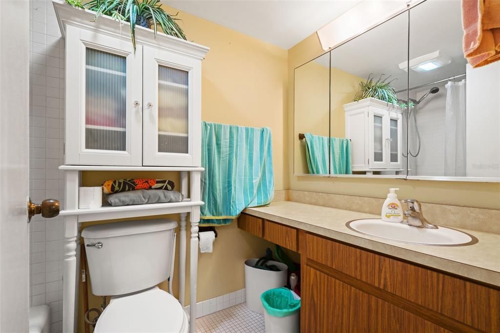 For Sale: $249,000 (2 beds, 2 baths, 1142 Square Feet)