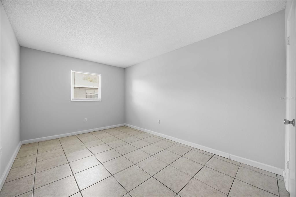 For Rent: $1,250 (2 beds, 1 baths, 700 Square Feet)