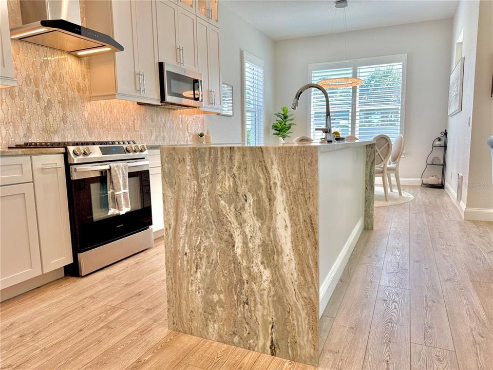 For Sale: $815,000 (3 beds, 2 baths, 1595 Square Feet)
