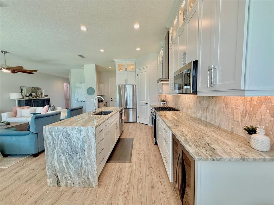 For Sale: $815,000 (3 beds, 2 baths, 1595 Square Feet)