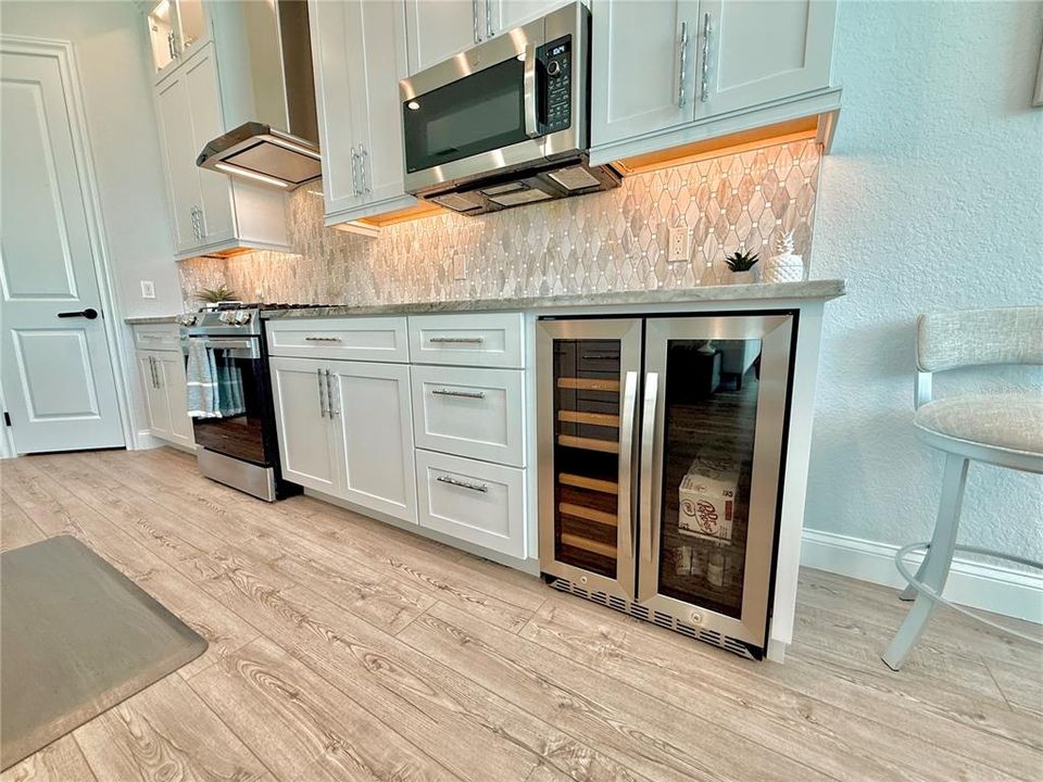 For Sale: $815,000 (3 beds, 2 baths, 1595 Square Feet)
