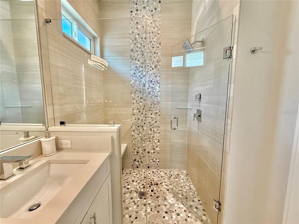 For Sale: $815,000 (3 beds, 2 baths, 1595 Square Feet)