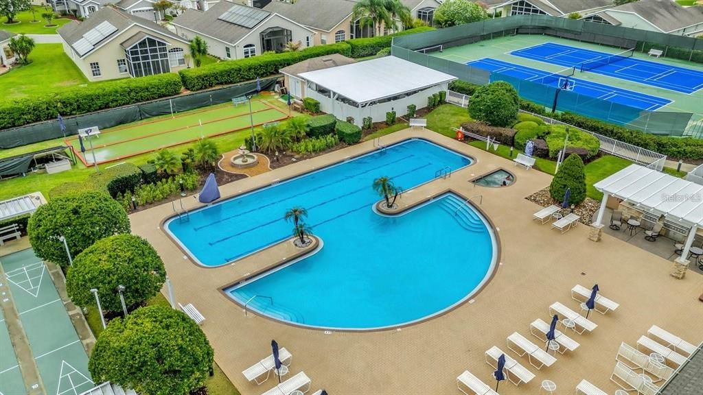 En Venta: $420,000 (3 camas, 3 baños, 2611 Pies cuadrados)