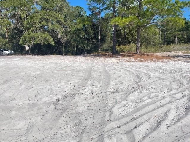 待售: $33,000 (0.99 acres)