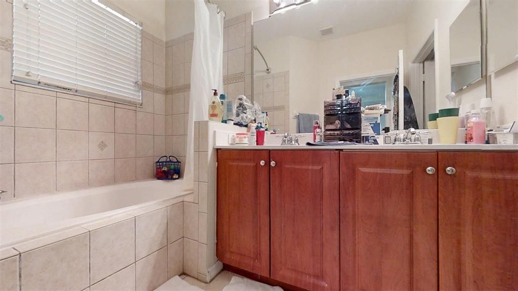 For Sale: $230,000 (3 beds, 2 baths, 1495 Square Feet)