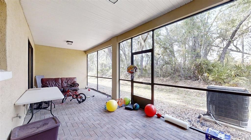 For Sale: $230,000 (3 beds, 2 baths, 1495 Square Feet)