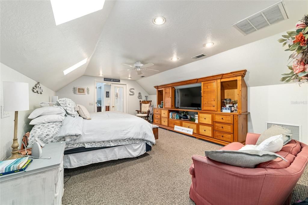 For Sale: $997,000 (0 beds, 0 baths, 6152 Square Feet)