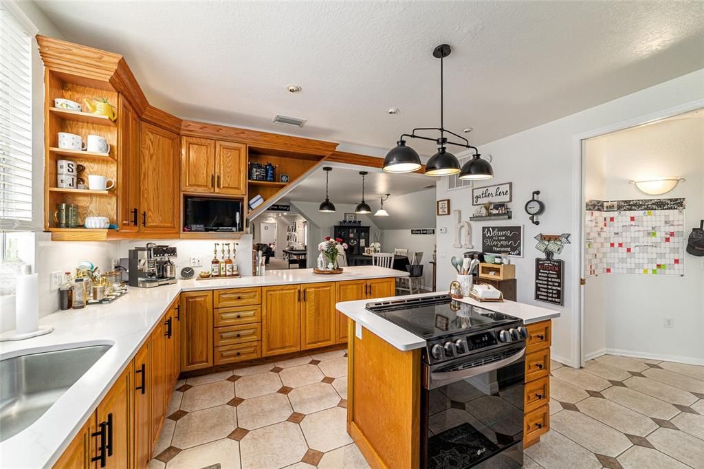 For Sale: $997,000 (0 beds, 0 baths, 6152 Square Feet)