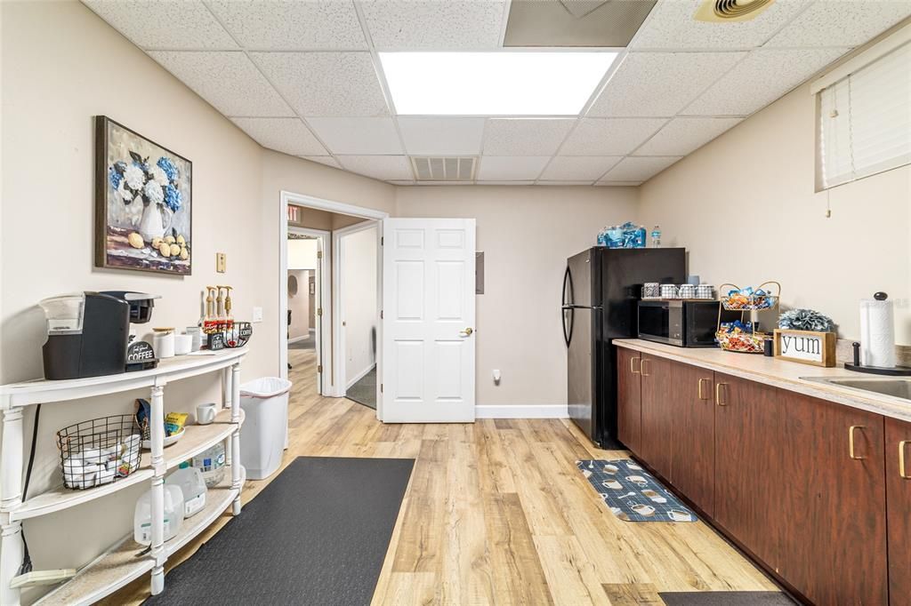For Sale: $997,000 (0 beds, 0 baths, 6152 Square Feet)
