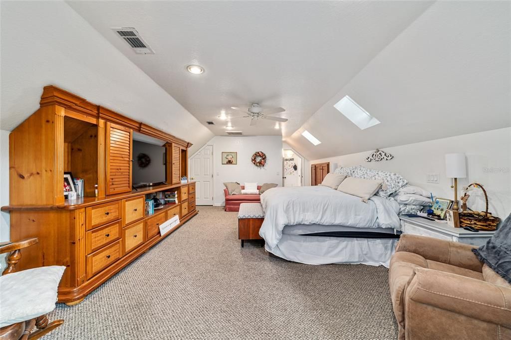 For Sale: $997,000 (0 beds, 0 baths, 6152 Square Feet)