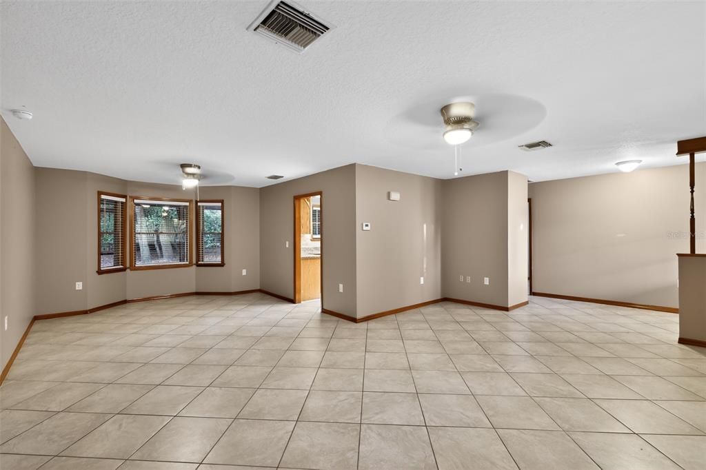 Active With Contract: $279,900 (3 beds, 2 baths, 2427 Square Feet)