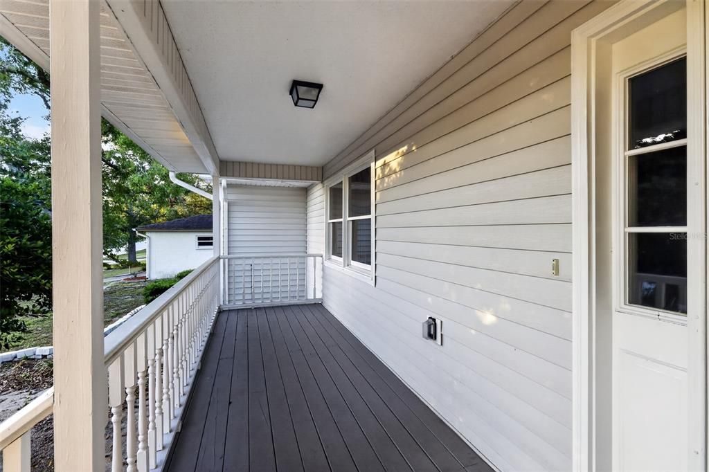 Active With Contract: $279,900 (3 beds, 2 baths, 2427 Square Feet)