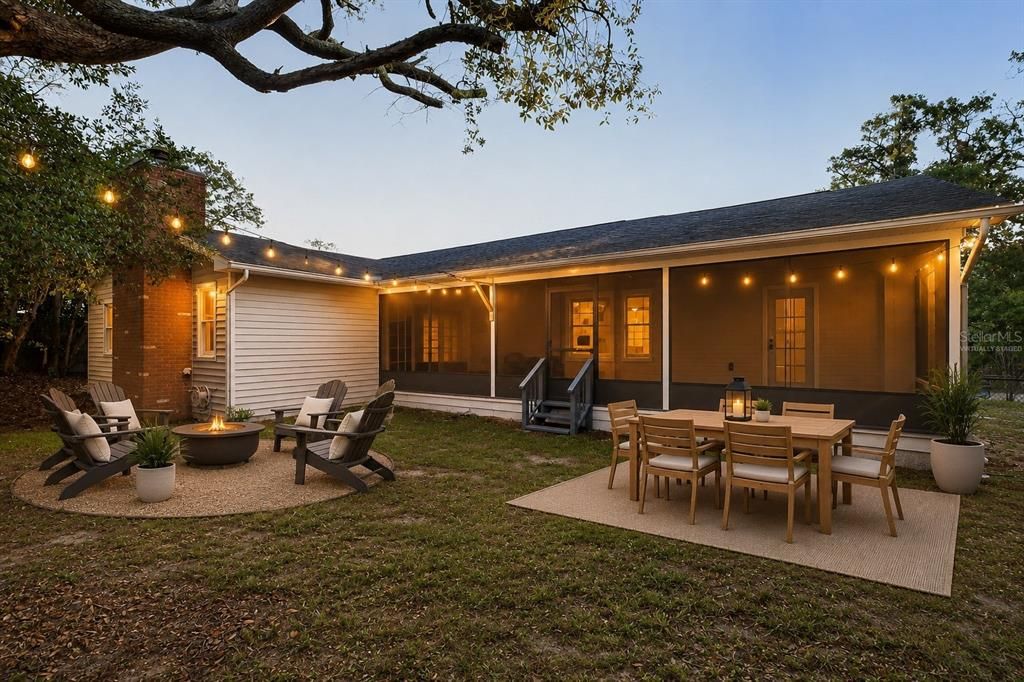 Active With Contract: $279,900 (3 beds, 2 baths, 2427 Square Feet)