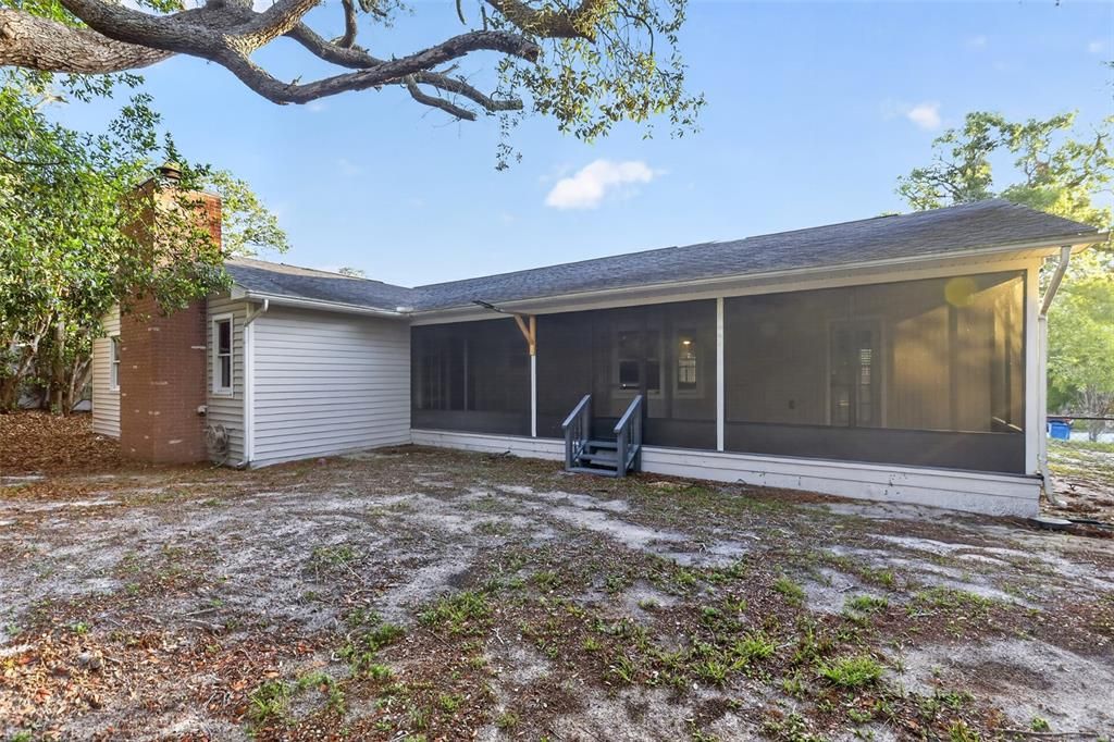 Active With Contract: $279,900 (3 beds, 2 baths, 2427 Square Feet)