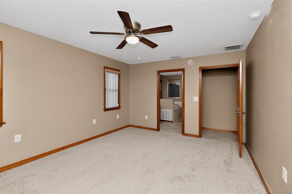 Active With Contract: $279,900 (3 beds, 2 baths, 2427 Square Feet)