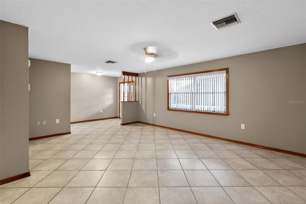 Active With Contract: $279,900 (3 beds, 2 baths, 2427 Square Feet)