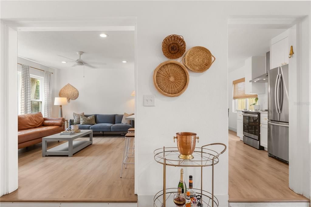 Active With Contract: $339,000 (3 beds, 1 baths, 1152 Square Feet)